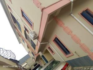 2 bedroom Flat / Apartment for rent Abule-Oja Yaba Lagos