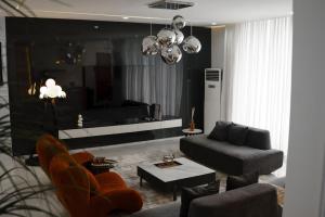 Flat / Apartment for shortlet Gbangbala Str Ikate Lekki Lagos