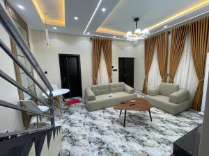 2 bedroom House for shortlet Ebute Ikorodu Lagos, Very Close To Ferry ? Terminal Ebute Ikorodu Lagos