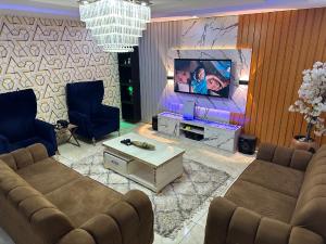 2 bedroom Flat / Apartment for shortlet Oluwaleyimu Street Allen Avenue Ikeja Lagos