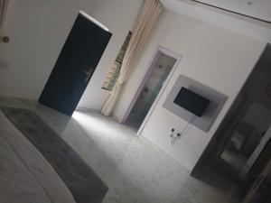 2 bedroom House for sale Agunfoye Lantan Area Off Igbogbo Road Ikd Ikorodu Lagos