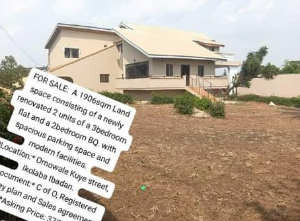 3 bedroom Flat / Apartment for sale Omowale Kuye Street, Ikolaba Ibadan Oyo