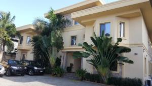 10 bedroom Commercial Property for sale Lekki Phase 1 Lekki Lagos