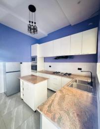 2 bedroom House for rent Ogunlana Drive, Iponri Surulere Lagos