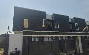 2 bedroom House for sale Maryland Lagos