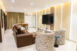 3 bedroom Flat / Apartment for shortlet Allen Avenue Ikeja Lagos
