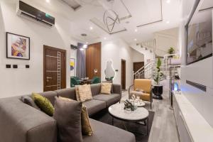 3 bedroom Flat / Apartment for shortlet Chevron Lekki Lagos