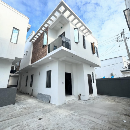 3 bedroom House for sale General Paints, Before Lagos Business School, Abraham Adesanya Ajah Lagos