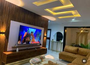 3 bedroom House for shortlet Ajao Estate Airport Road(Ikeja) Ikeja Lagos