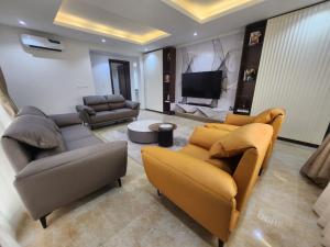 3 bedroom Flat / Apartment for shortlet Agidingbi Ikeja Lagos
