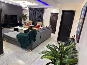 3 bedroom Flat / Apartment for shortlet Allen Avenue Ikeja Lagos