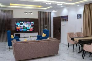 3 bedroom Flat / Apartment for shortlet Ogunlana Surulere Lagos