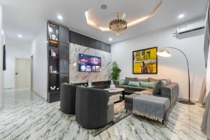 3 bedroom Flat / Apartment for shortlet Meadow Hall Way Ikate Lekki Lagos