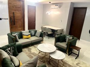 3 bedroom Flat / Apartment for shortlet Opebi Ikeja Lagos