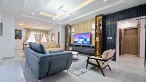 3 bedroom House for shortlet ONIRU Victoria Island Lagos