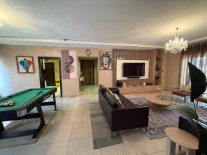 3 bedroom Flat / Apartment for shortlet  Gerard road Ikoyi Lagos
