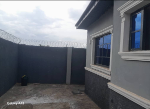 3 bedroom Flat / Apartment for rent Bako Area Apata Ibadan Oyo