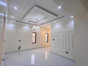 3 bedroom Commercial Property for rent  Lekki Phase 1 Lekki Lagos