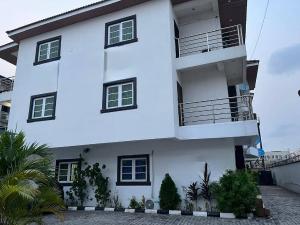 3 bedroom Flat / Apartment for sale Off Admiralty Road Lekki Phase 1 Lekki Lagos