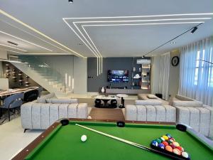 3 bedroom Commercial Property for shortlet Lekki Phase 1 Lekki Lagos