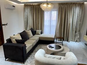 3 bedroom Flat / Apartment for shortlet Opebi Ikeja Lagos