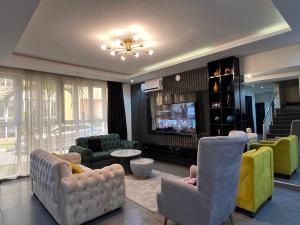 3 bedroom House for shortlet Chevron Drive, Lekki Lagos