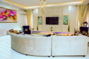 3 bedroom House for shortlet Osapa london Lekki Lagos