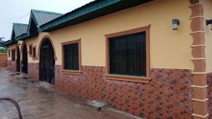 3 bedroom Flat / Apartment for sale Abike Bus Stop Olorunda, Akobo Ibadan Oyo