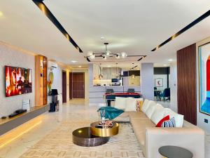 3 bedroom Flat / Apartment for shortlet Lekki Phase1 Admiralty Road Lekki Lagos