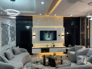 3 bedroom Flat / Apartment for shortlet Opebi Ikeja Lagos