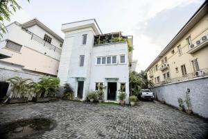 Commercial Property for rent ONIRU Victoria Island Lagos