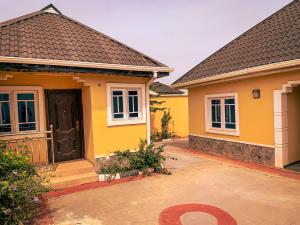 3 bedroom Flat / Apartment for sale Ekerin Ologueru Eleyele Ibadan Oyo