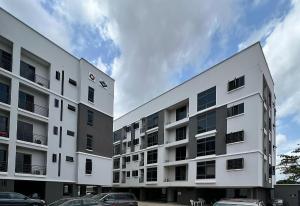 3 bedroom Flat / Apartment for sale Jibowu Yaba Lagos