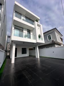 6 bedroom House for sale Chevron Estate chevron Lekki Lagos
