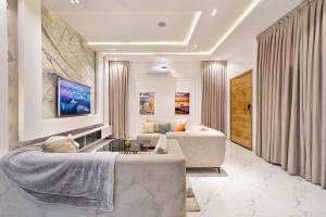 4 bedroom Flat / Apartment for shortlet Ologolo Lekki Lagos