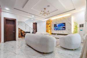 4 bedroom Flat / Apartment for shortlet Adeniyi Jones Ikeja Lagos