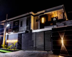 4 bedroom Flat / Apartment for shortlet Maryland Ikeja Lagos