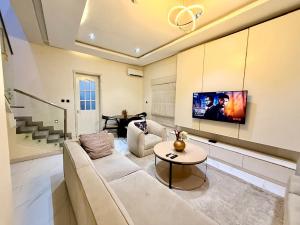 4 bedroom House for shortlet Ikoyi Lagos
