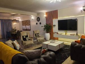 4 bedroom Flat / Apartment for shortlet Ayo Rosiji Street Ikeja GRA Ikeja Lagos