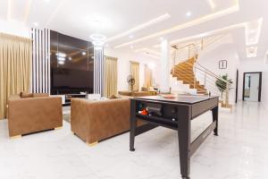 4 bedroom Flat / Apartment for shortlet Gbemisola Street Ikeja GRA Ikeja Lagos