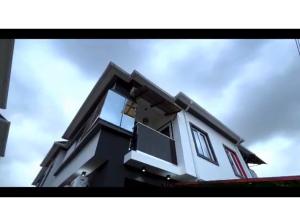 4 bedroom House for shortlet Adelabu Surulere Lagos