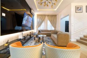 4 bedroom House for shortlet Meadow Hall Way Ikate Lekki Lagos