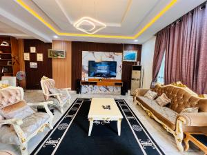 4 bedroom Flat / Apartment for shortlet Ali Balogun Close Adeniyi Jones Ikeja Lagos