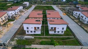 4 bedroom House for sale Pearl Nuga Court Estate Monastery road Sangotedo Lagos