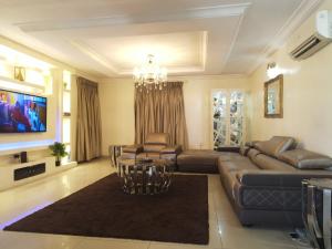 4 bedroom Flat / Apartment for shortlet Admiralty Way Lekki Phase 1 Lekki Lagos