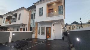 4 bedroom House for rent Ikota G.r.a Lekki Lagos