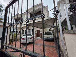 4 bedroom House for rent Along Lekki Expressway Lekki Lagos