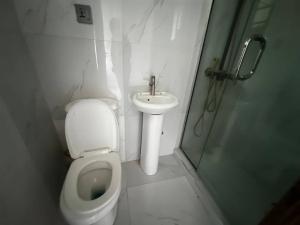 4 bedroom House for rent Ologolo Lekki Lagos. Ologolo Lekki Lagos
