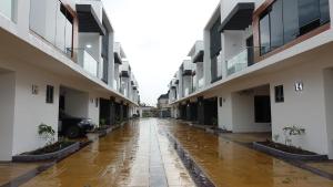 4 bedroom House for rent Ogombo Road, Lekki Lagos. Ogombo Ajah Lagos