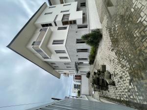 4 bedroom House for rent ONIRU Victoria Island Lagos
